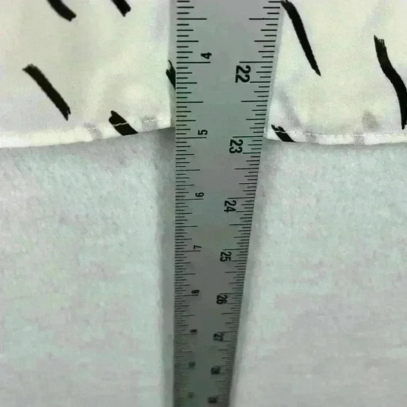 LOFT Women’s Blouse / Top Sz M Cream and Black Multi-Media Polyester and Rayon - Picture 9 of 9